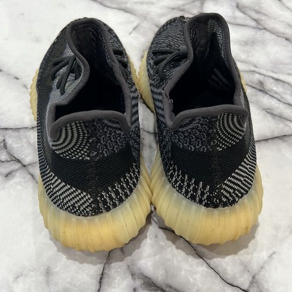 1000% Auth Adidas Yeezy Boost 350 V2 ‘Carbon’ Size 8.5 main image 7